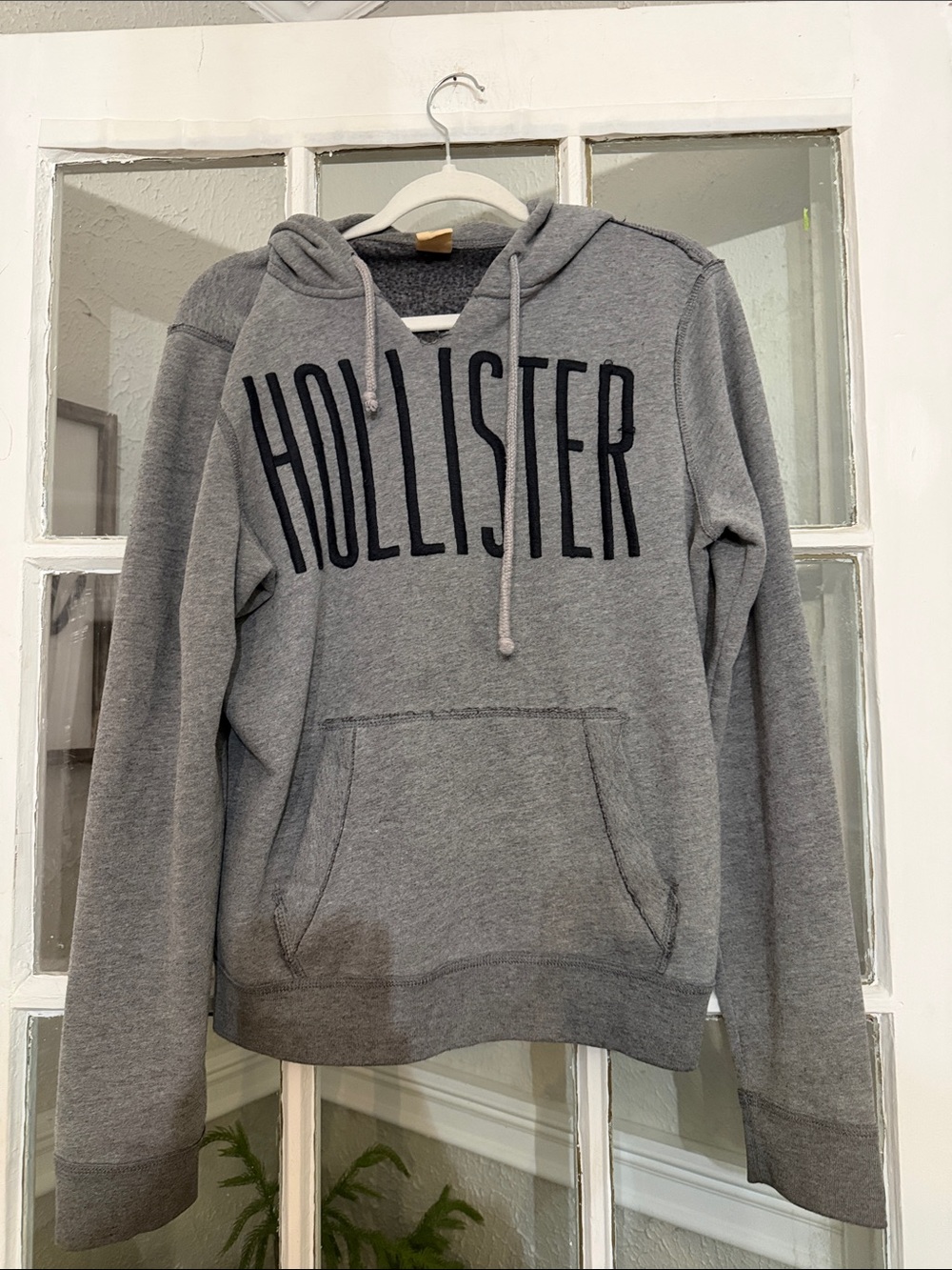 Hollister Women’s Gray Pullover Hoodie Sweatshirt